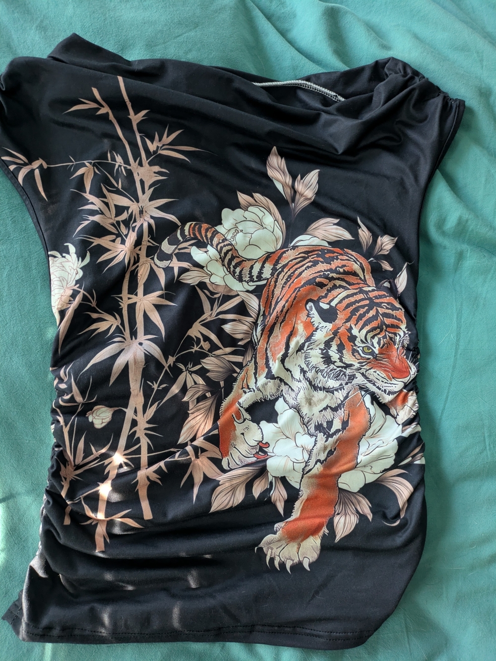 Romwe Black Off-Shoulder Tiger Print Top Size M Stretch